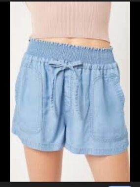 J. Robert’s denim shorts 100% tencel  size medium